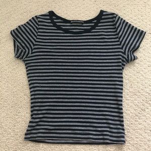 Cropped brandy Melville t-shirt